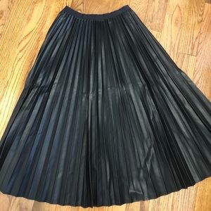 Aritzia Faux Leather pleated skirt